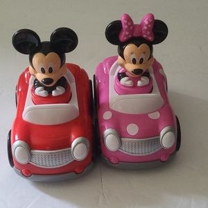 DISNEY MACKEY AND MINNIE MOUSE PUSH/GO RACE CAR
